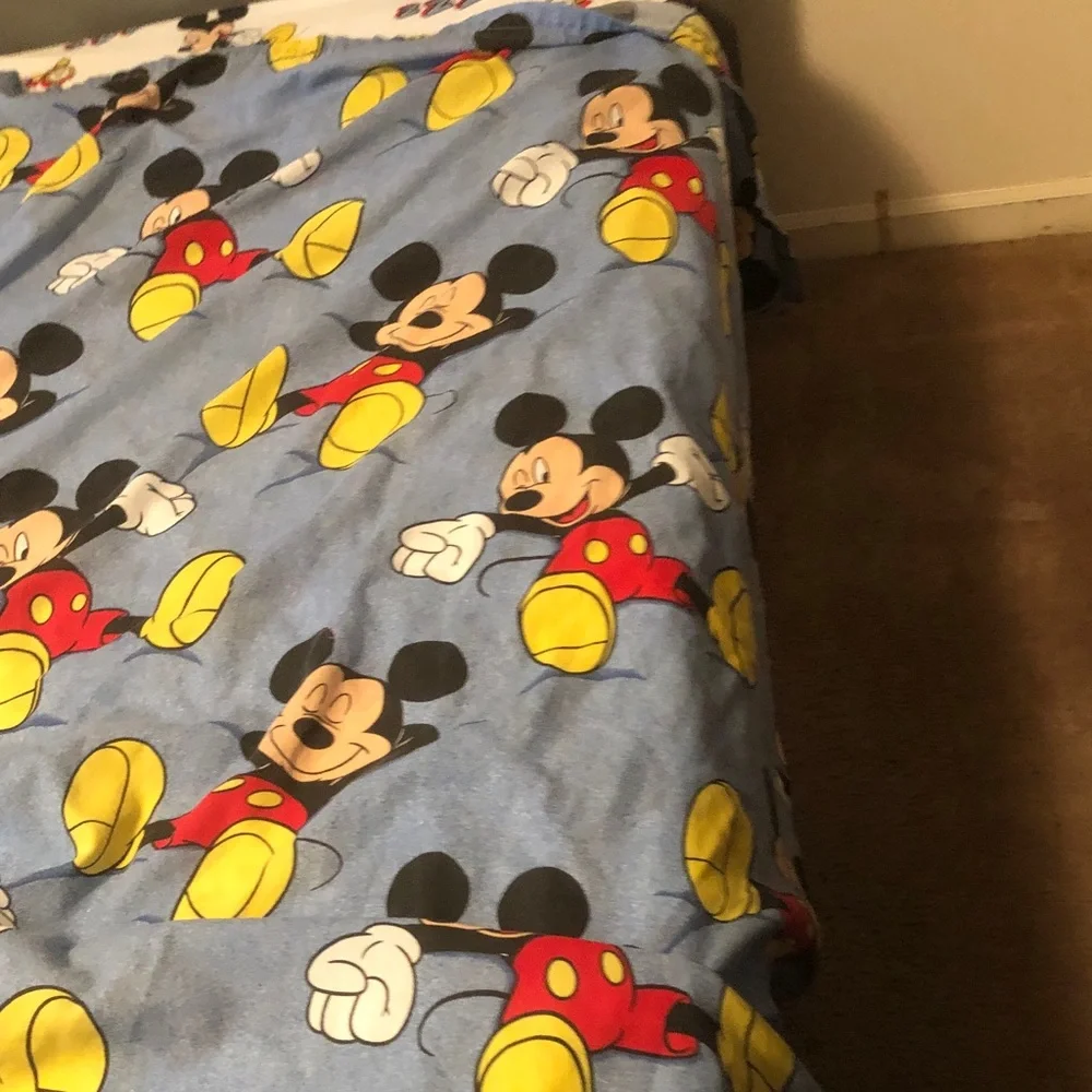Disney poses zzz blue