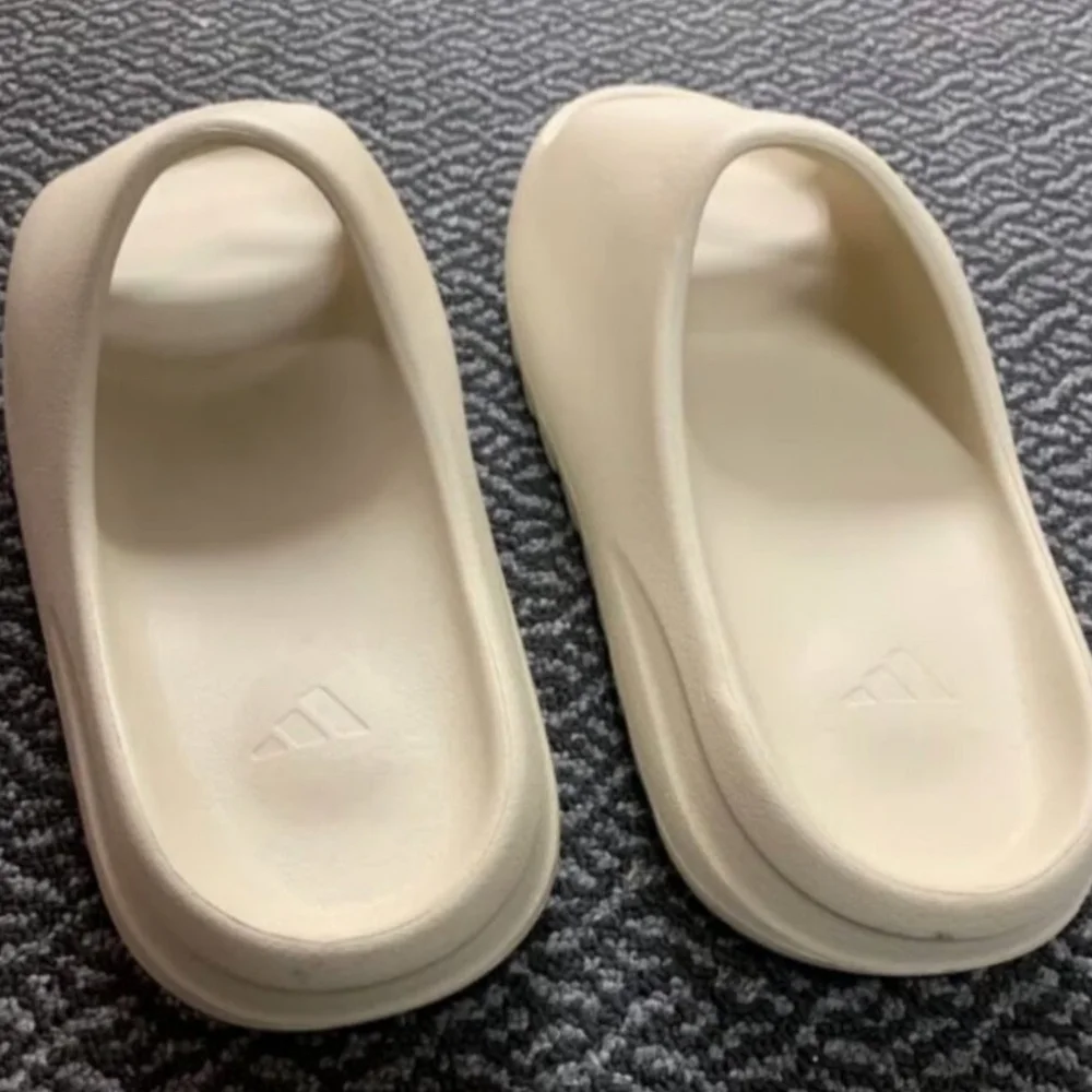 Yeezy brand new