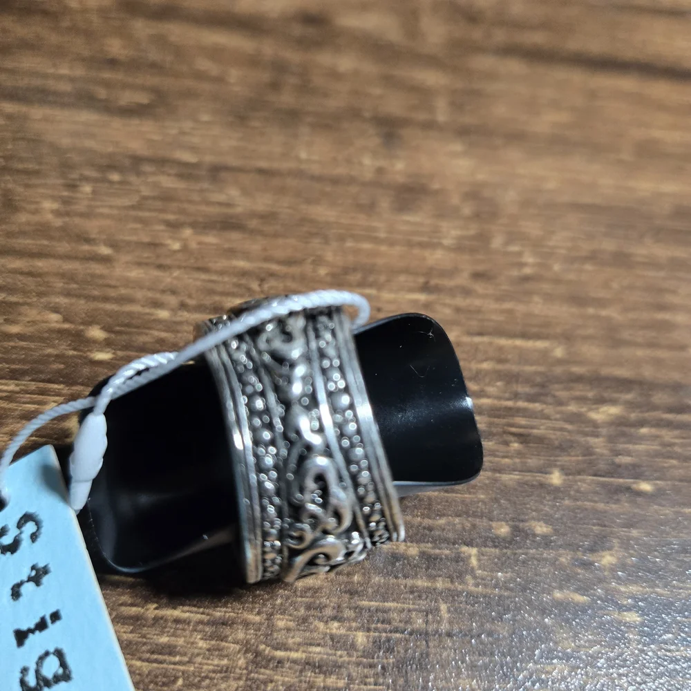 Kim Min Sun elegant ring