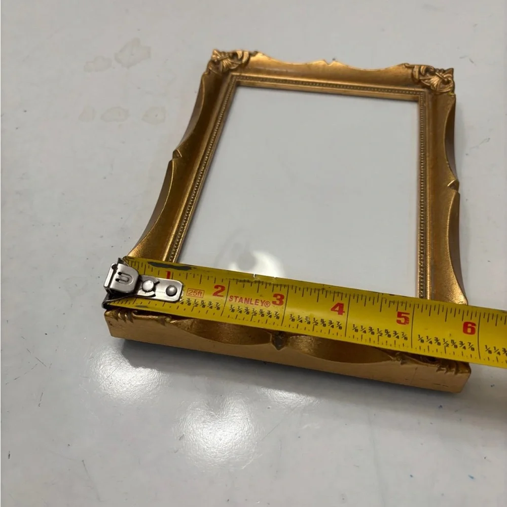 N/A picture holds vtg
