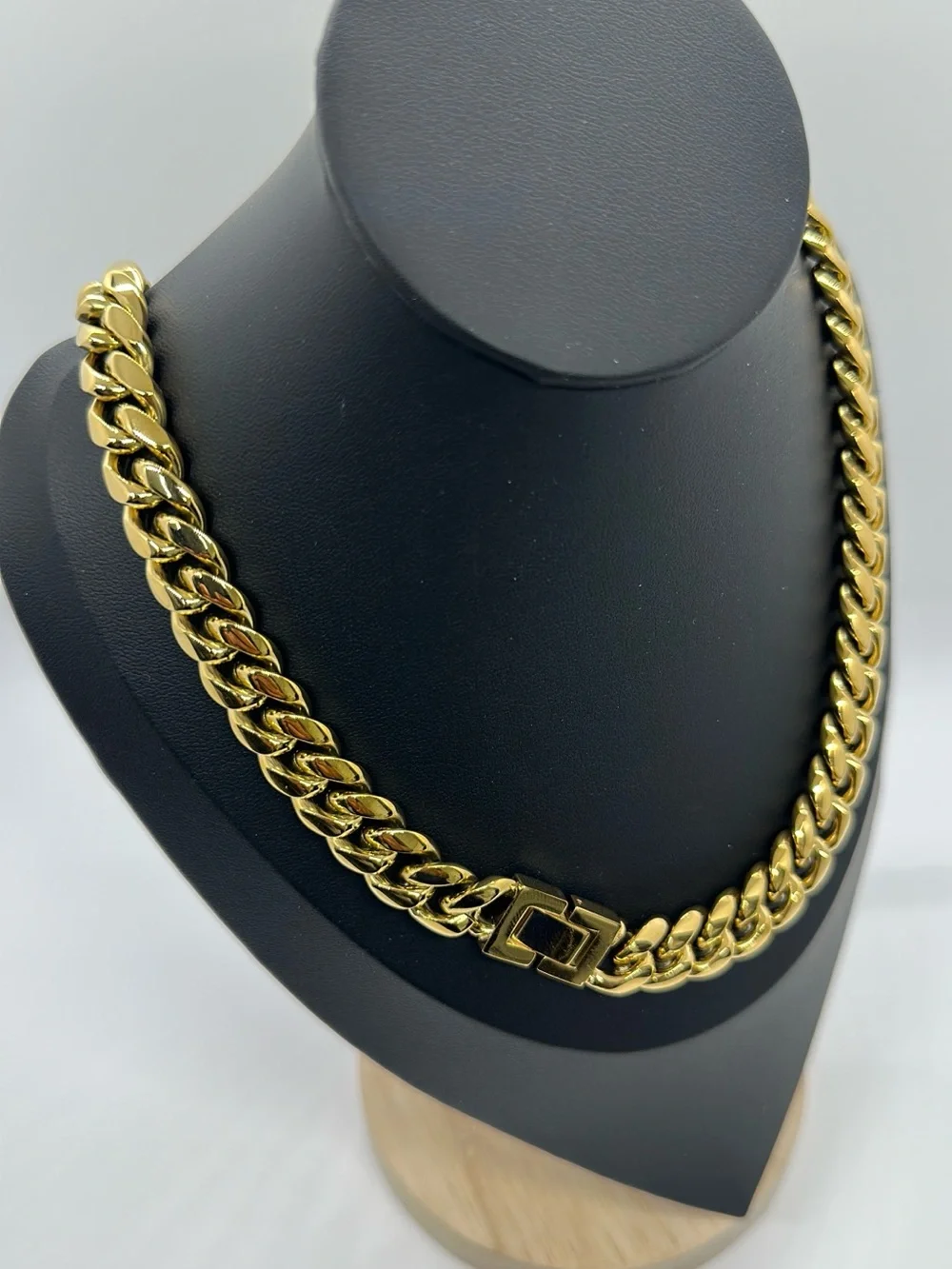 Luxor polished gold