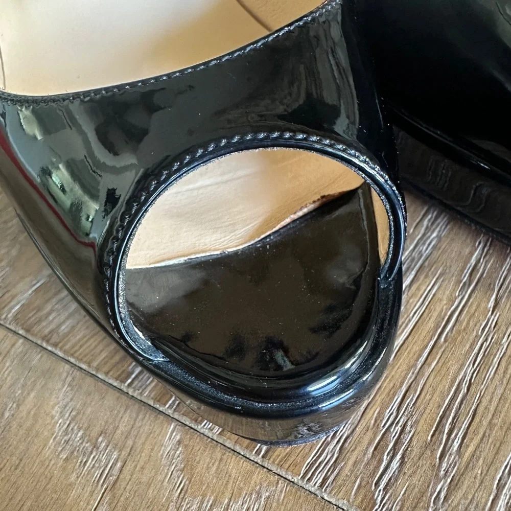 Christian Louboutin details features
