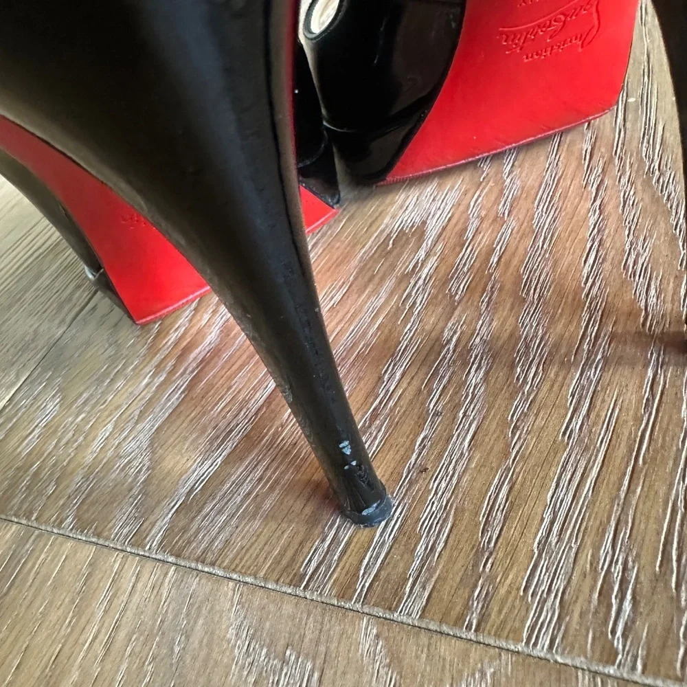 Christian Louboutin details features