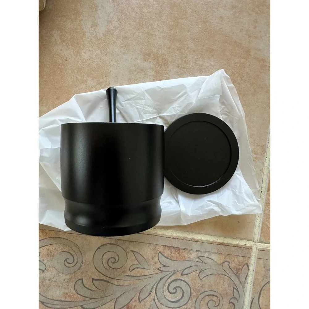 The Unbranded Brand opened box