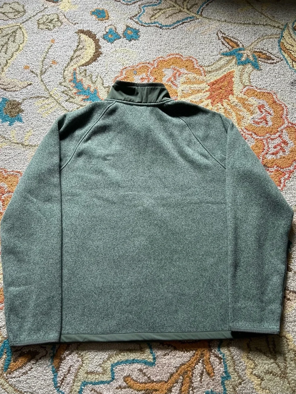 The North Face 28 shipping from