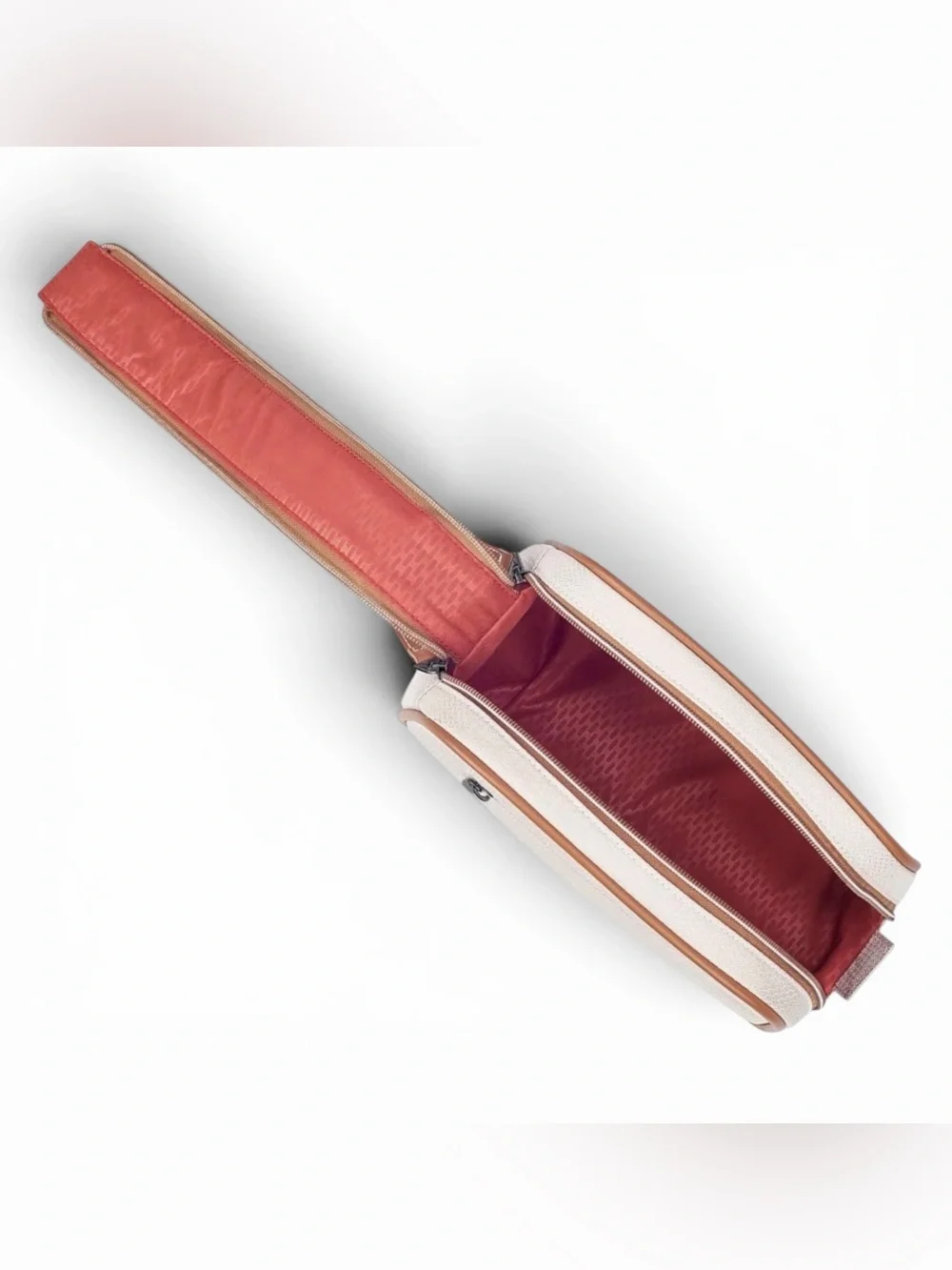 Delsey Paris bag construction