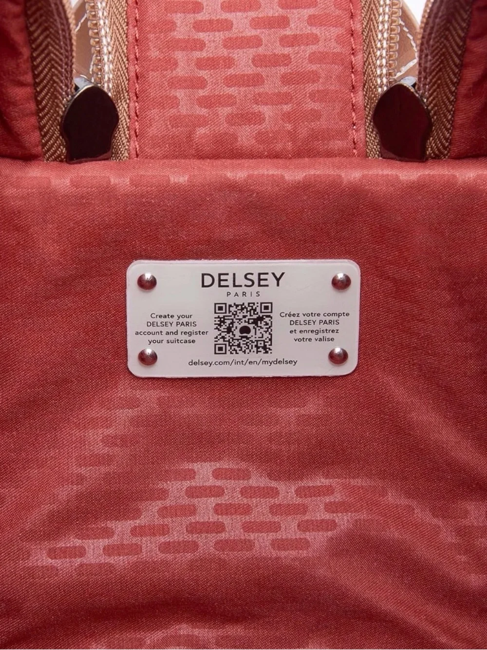 Delsey Paris easy storage