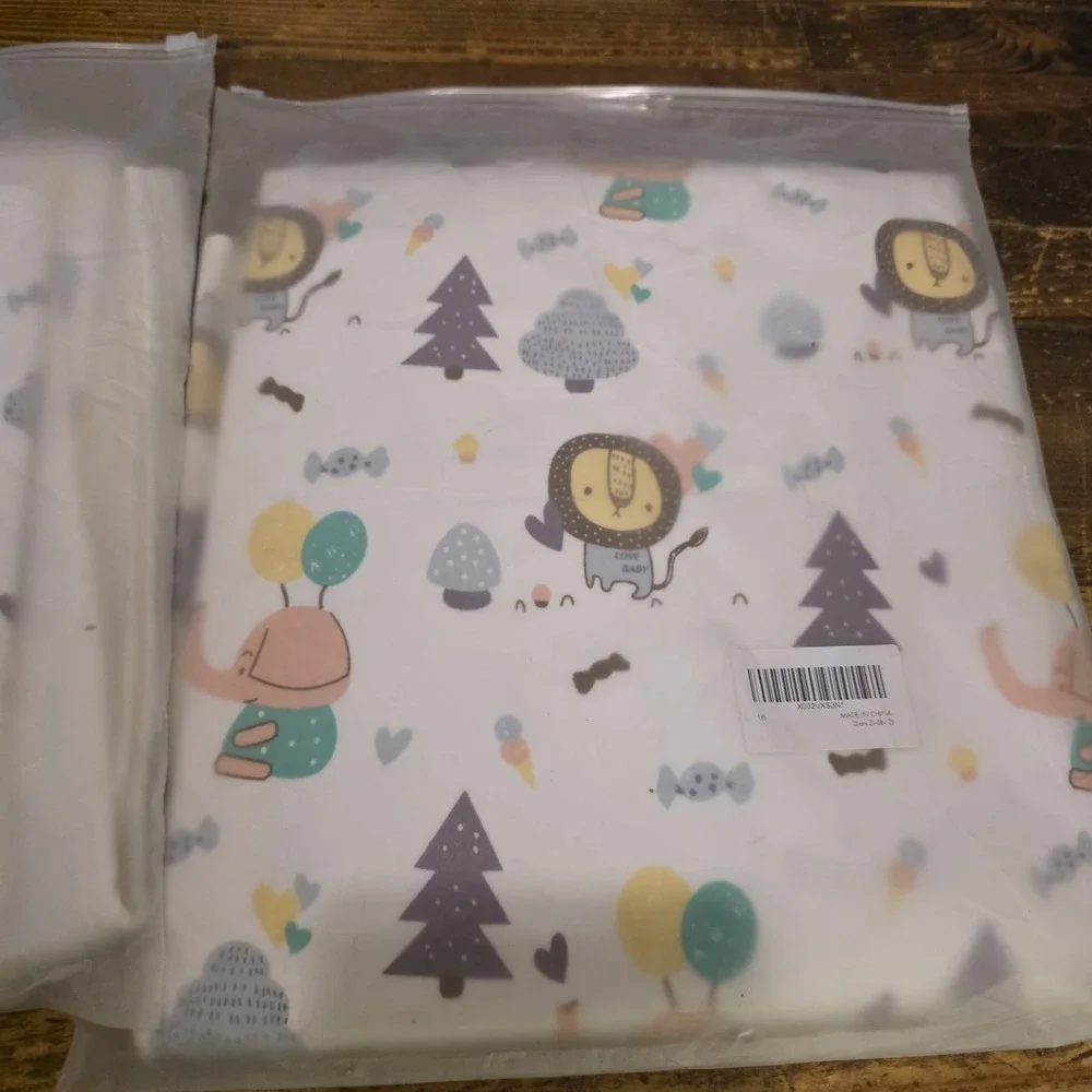 The Unbranded Brand waterproof baby