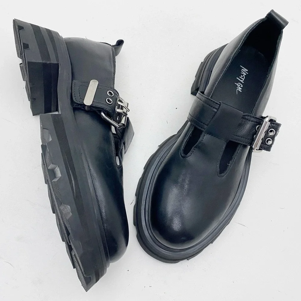 Nasty Gal Chunky Lug Sole T-Strap Mary Jane Platform Shoes Womens 38 (7.5-8 US)‎