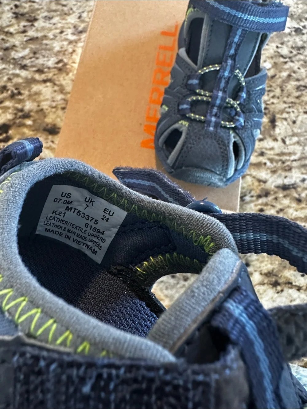 Merrell sturdy closed