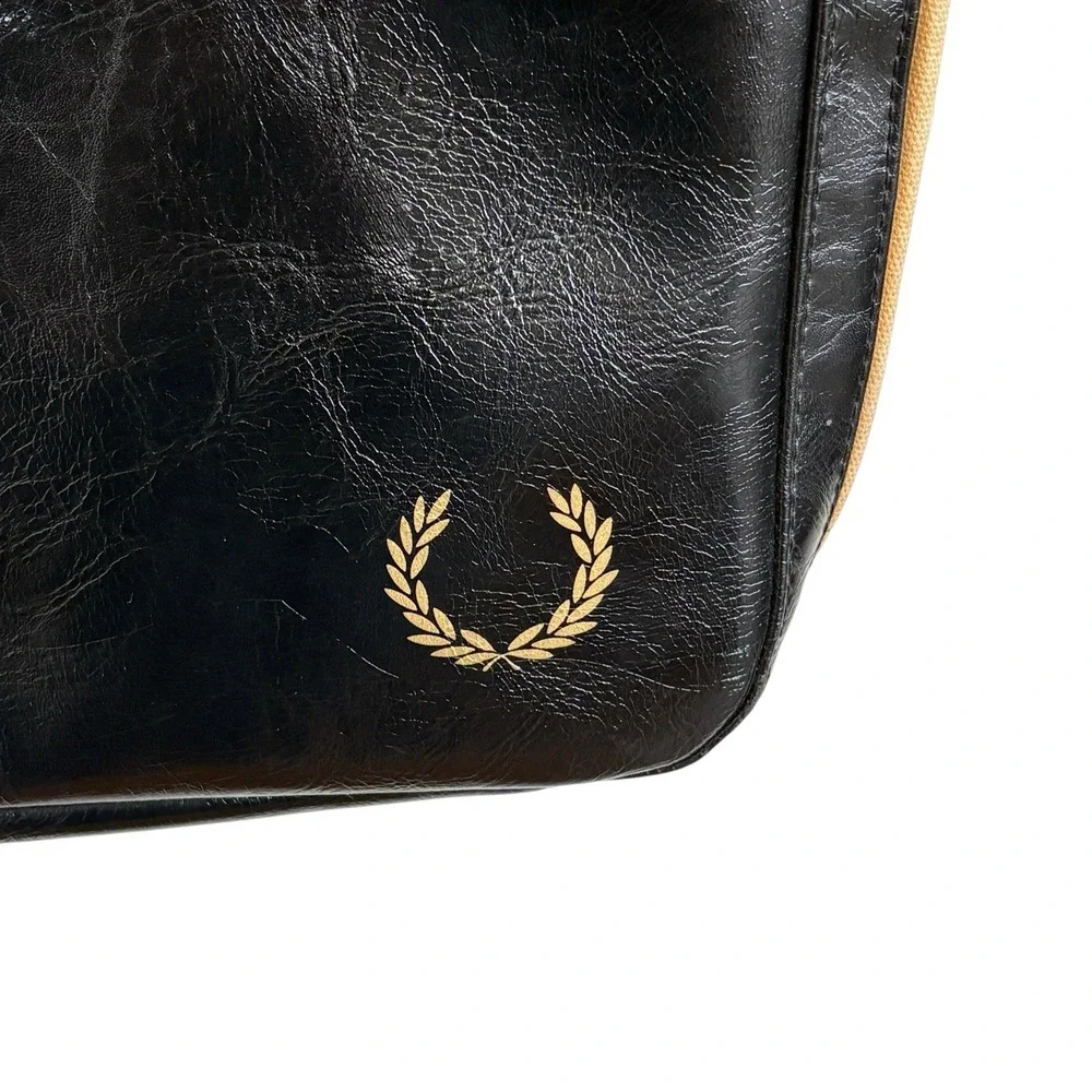 Fred Perry Messenger Bag Preppy Retro  Faux Leather Crossbody Logo Zip Tennis