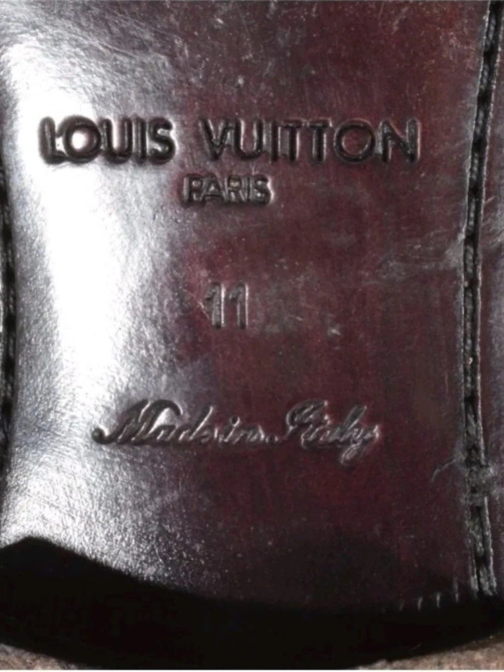 Louis Vuitton elegant black