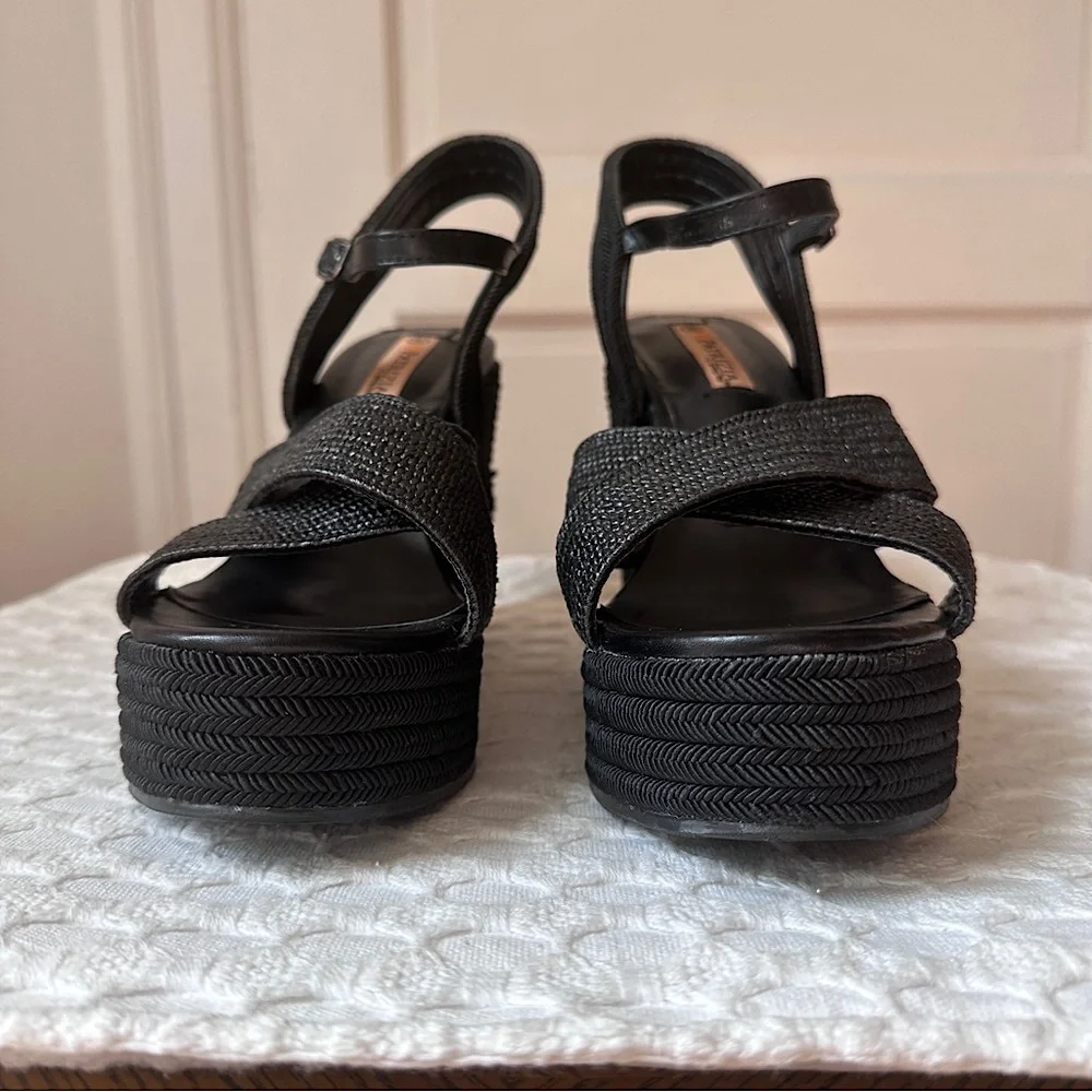 Patrizia stylish black