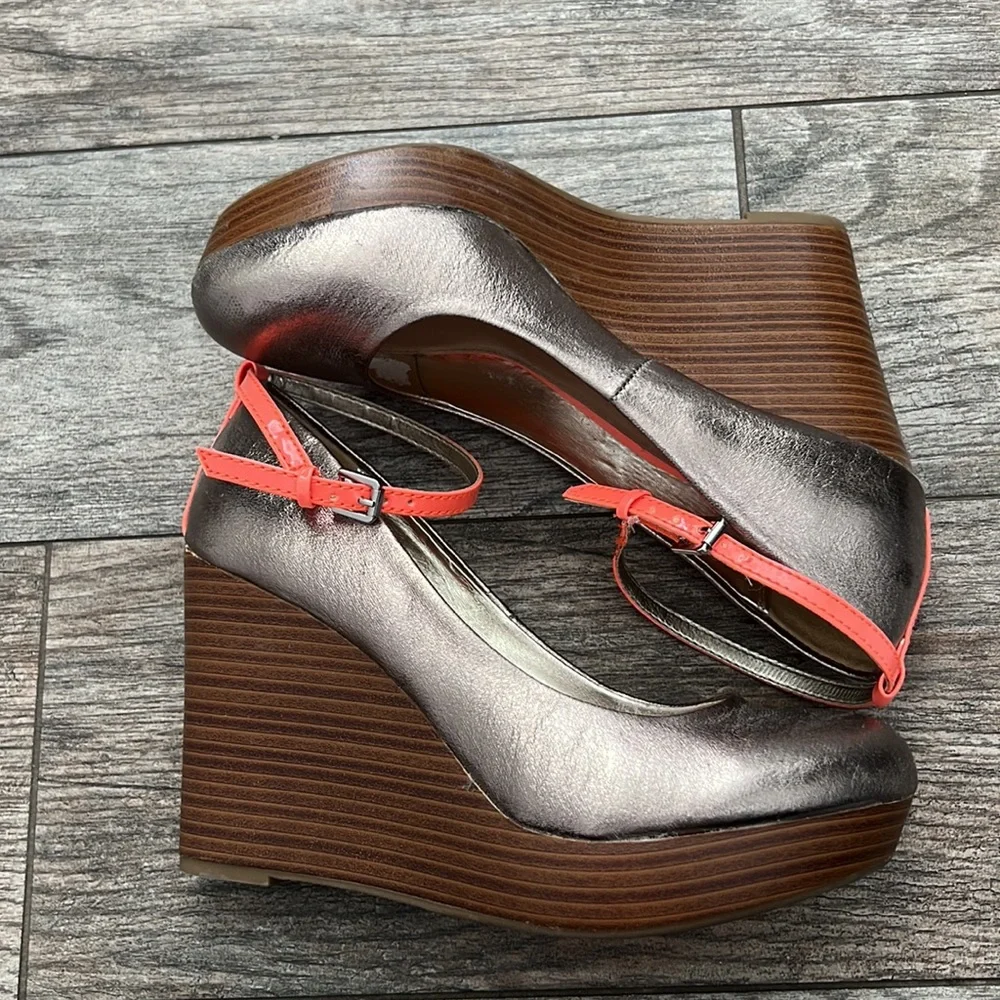 R2 Metallic Pewter Wedge Sandals with Coral Straps