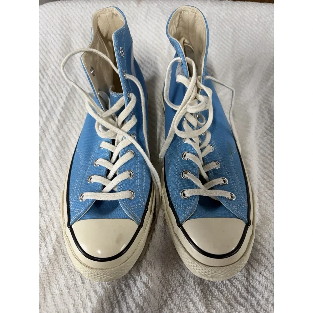 Converse versatile size features