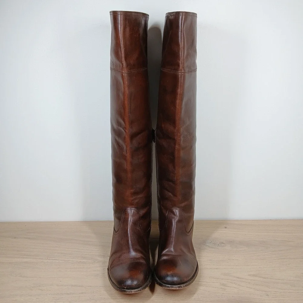 Frye rear brown material