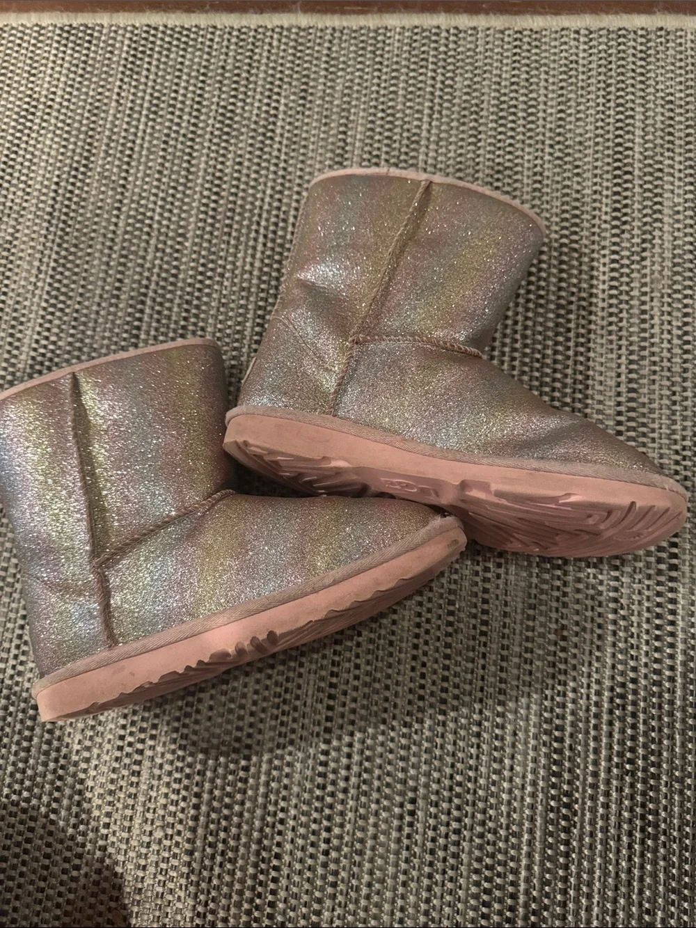 UGG very good