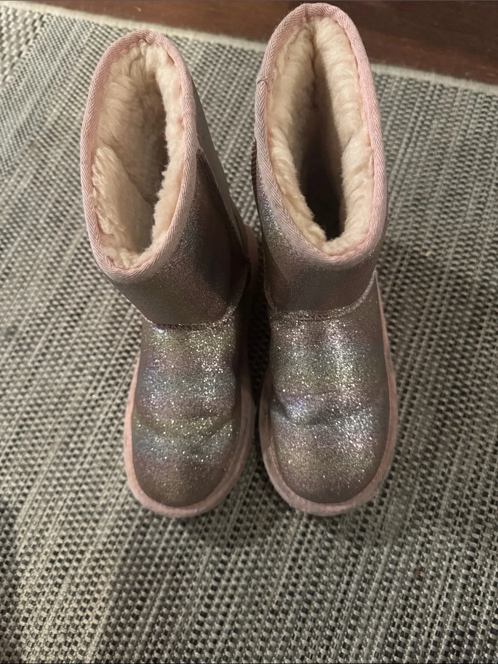 UGG very good