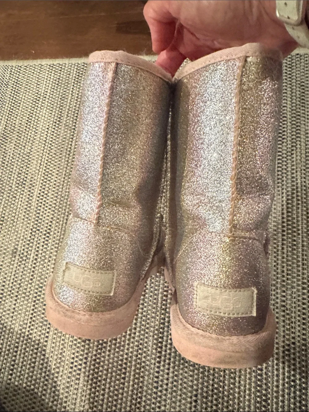 UGG very good