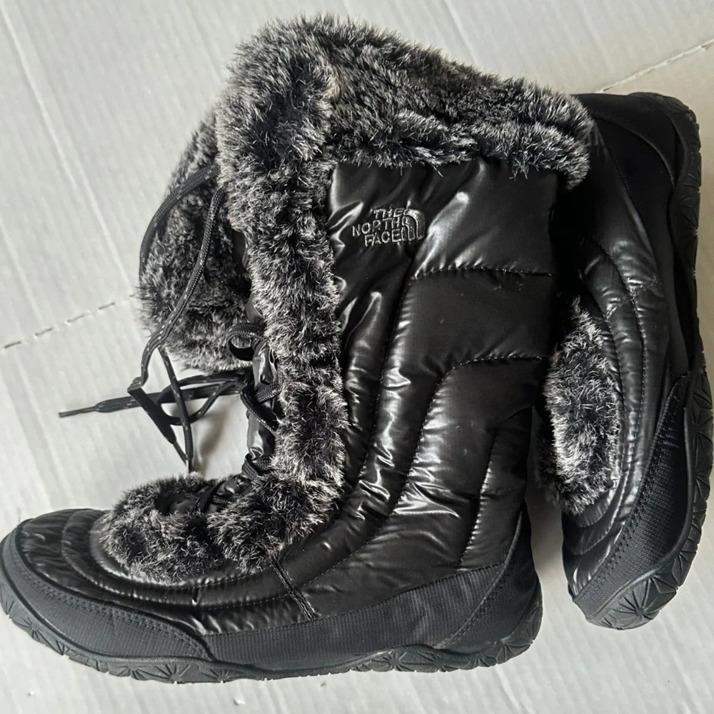 The North Face Women’s Nuptse Goose Down Faux Fur Puffer Boots Black Size 8‎
