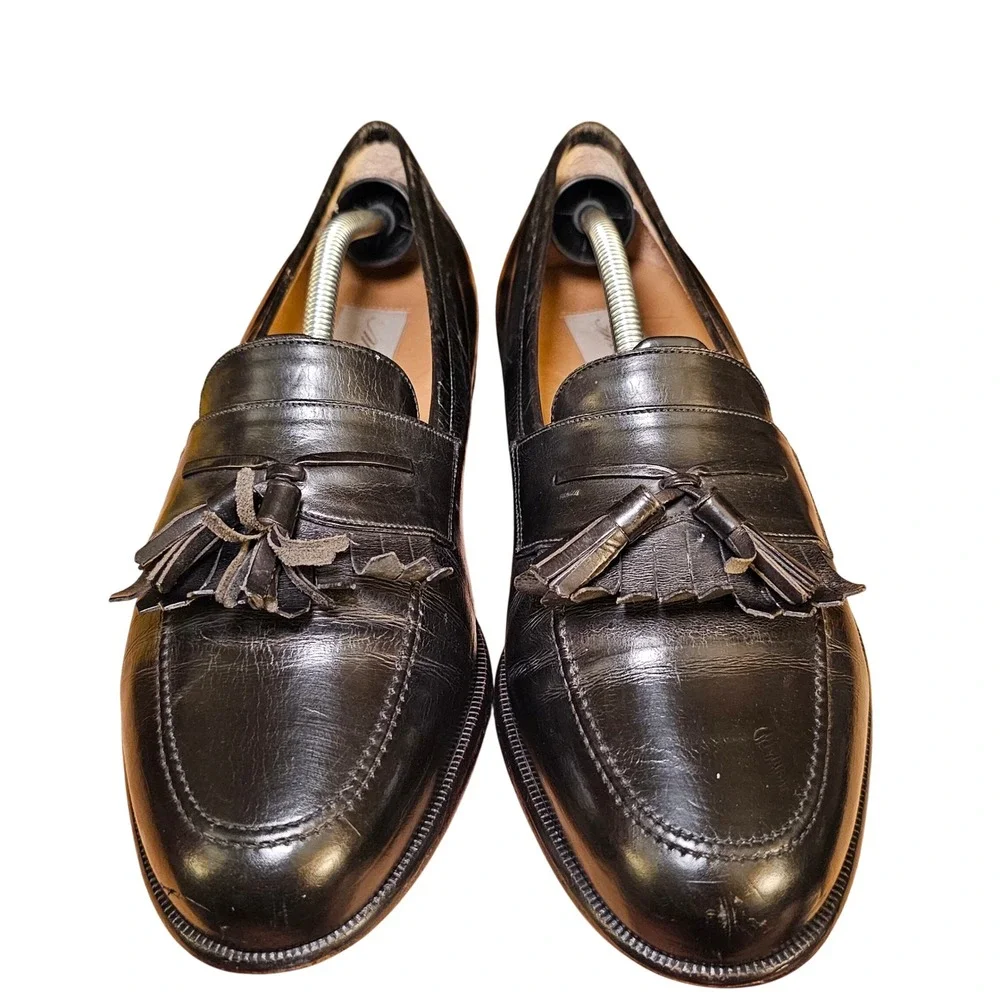 Santander black leather