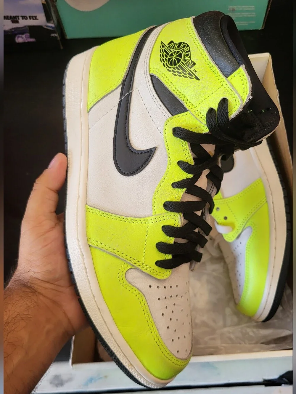 Jordan modern product bold
