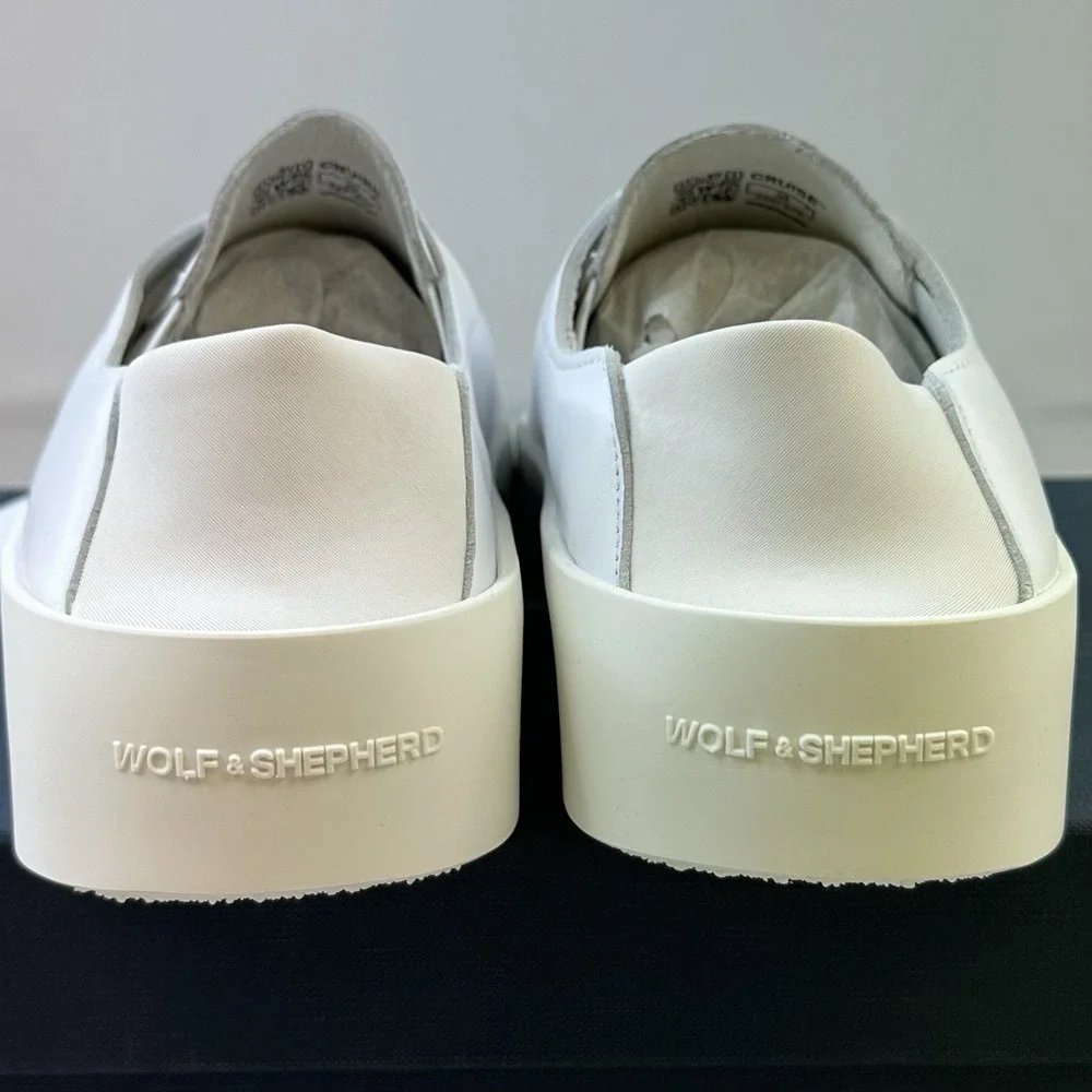 Wolf & Shepherd brand new