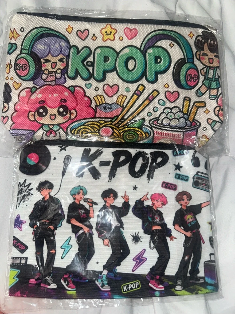 2 K-POP pouches 😍