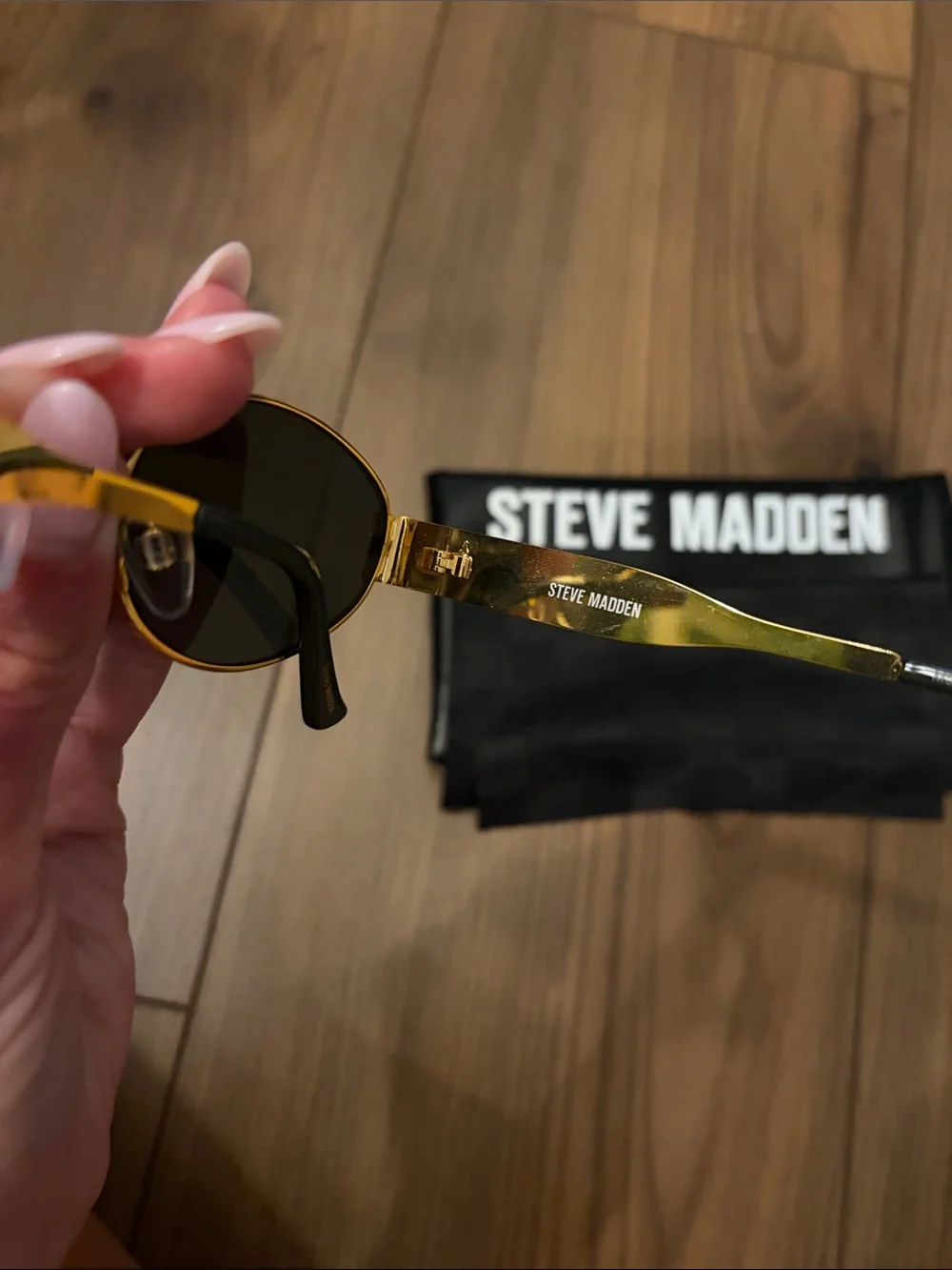 Steve Madden bold oval