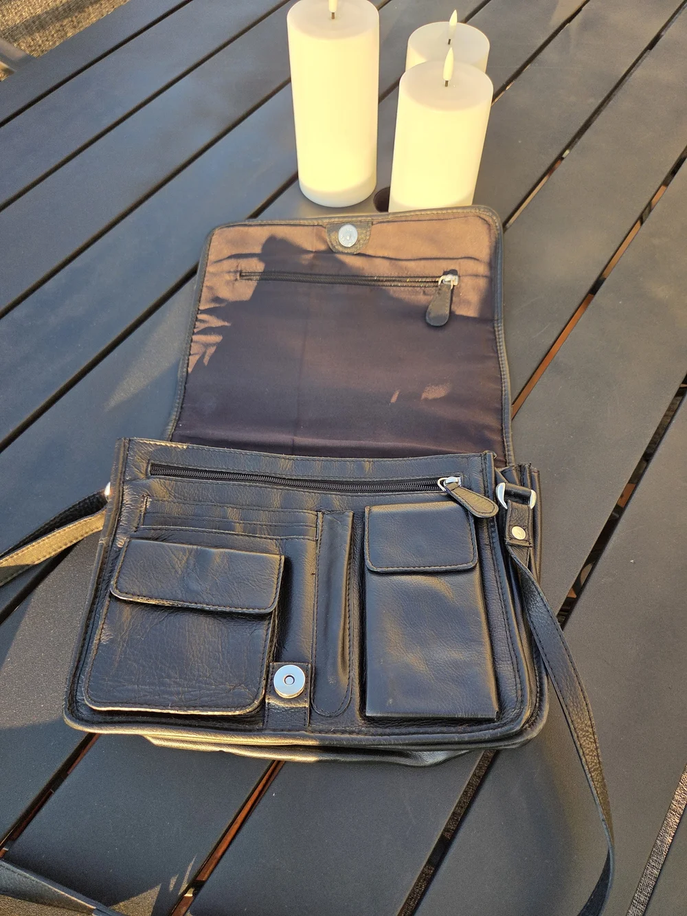 The Unbranded Brand sleek black