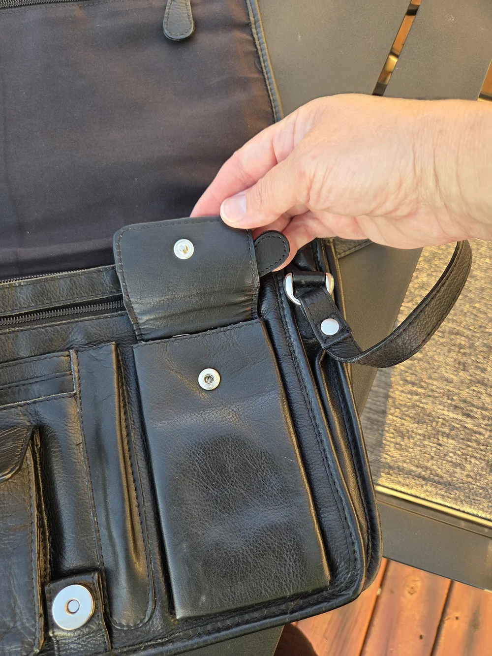 The Unbranded Brand sleek black