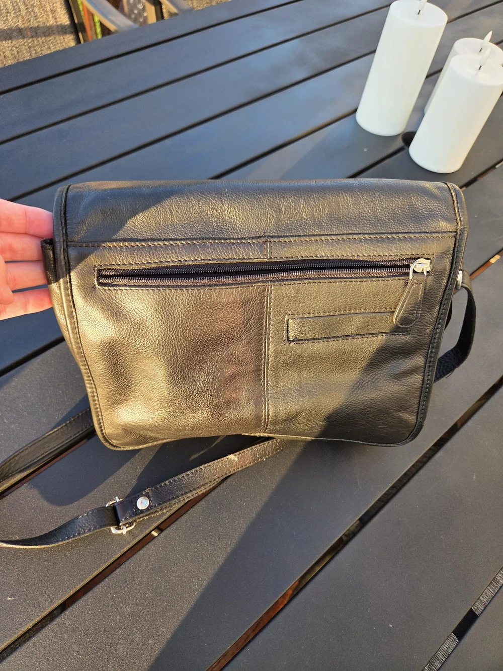 The Unbranded Brand sleek black