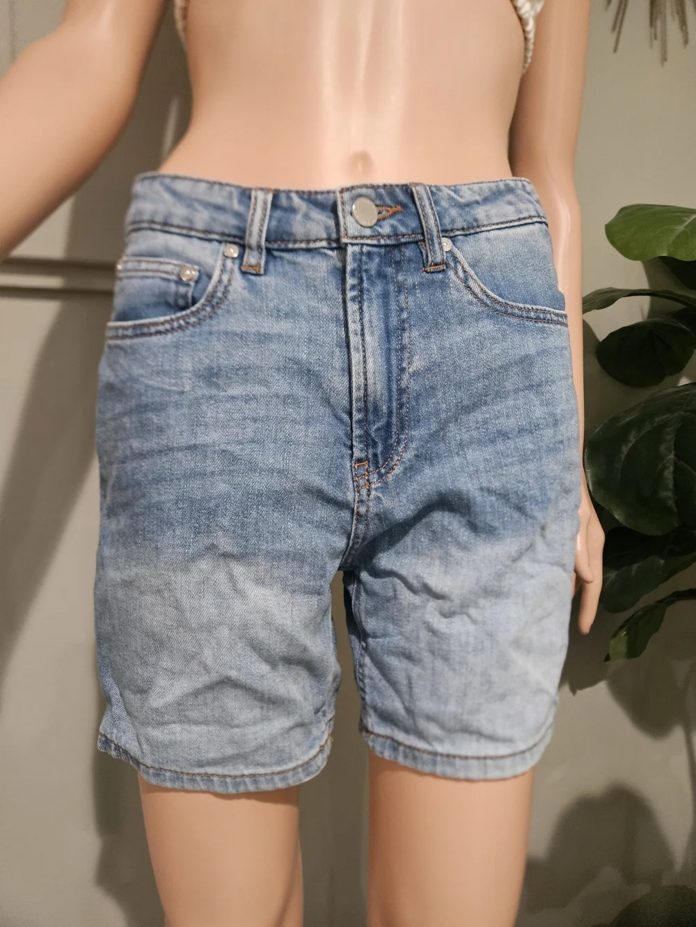 OAT New York Cloud Luxe Denim Bermuda Shorts – Size 4/27
