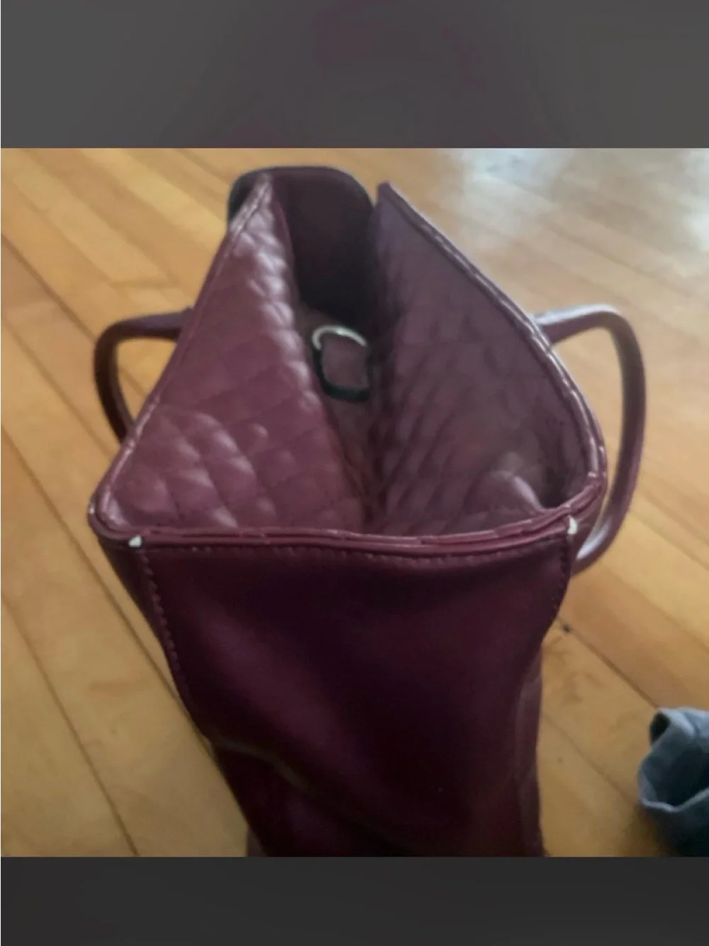Guess burgundy medium