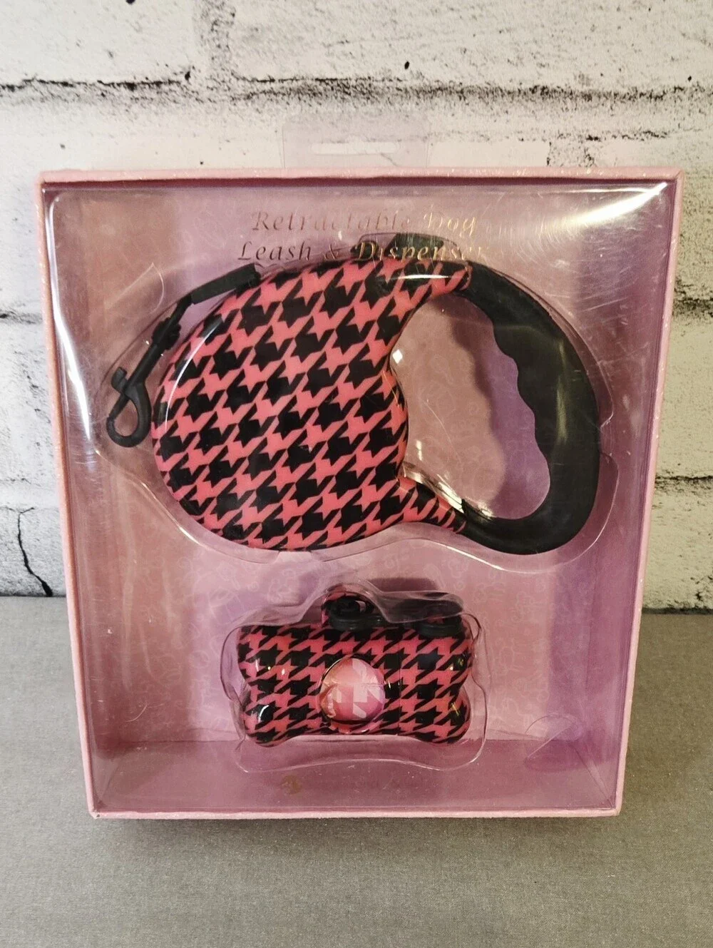 Pink Houndstooth Retractable Dog Leash Dispenser Set NIB