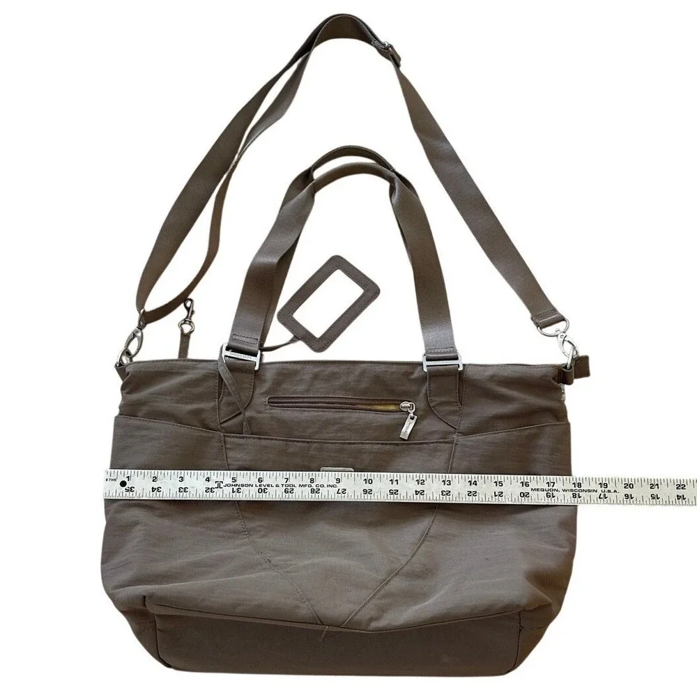 Baggallini strap back organizational