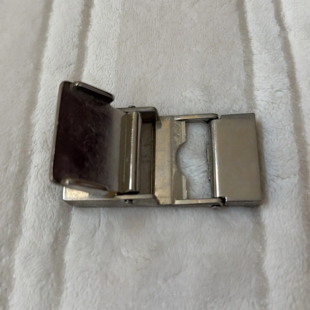 Gucci belt buckle