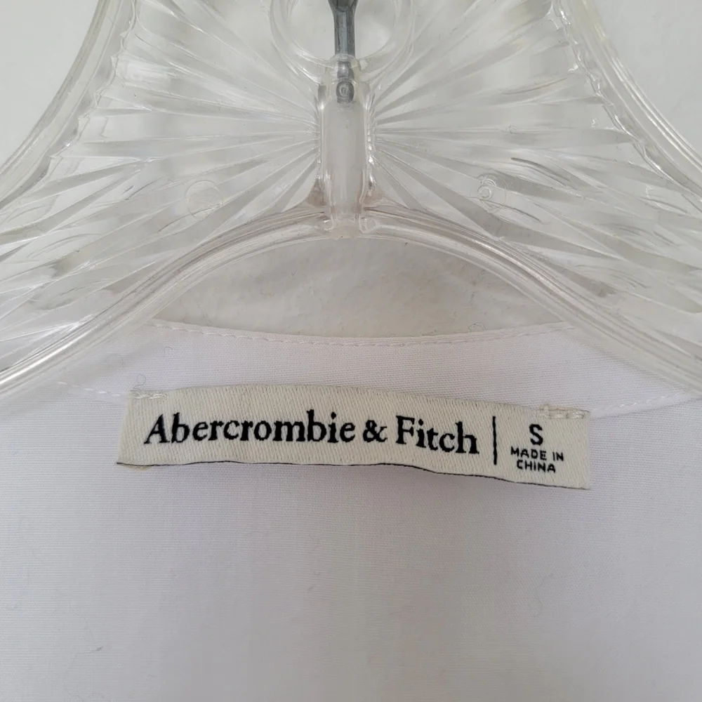 Abercrombie & Fitch lightweight white