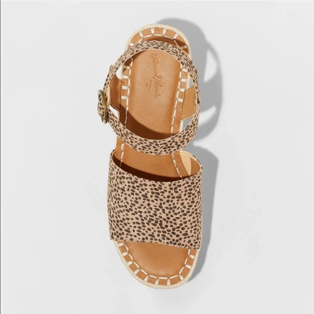 Universal Thread shoes size keep