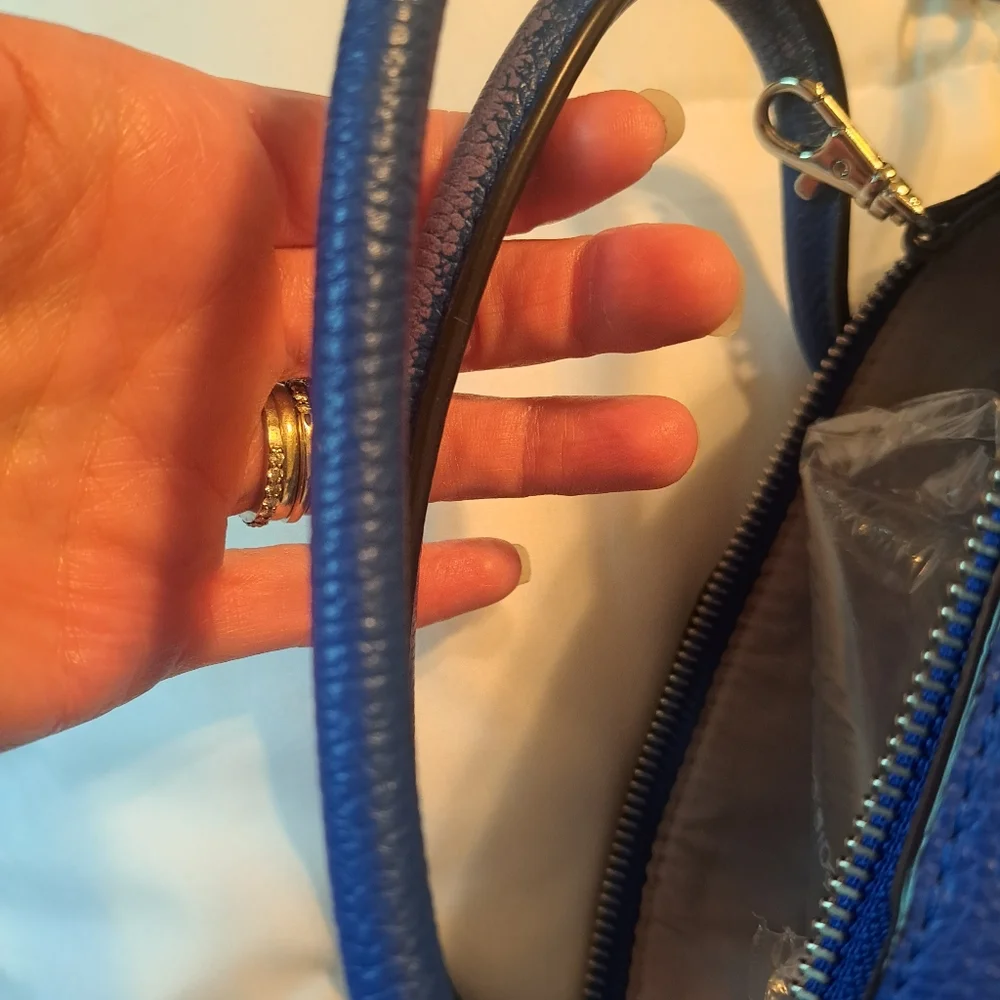 Michael Kors lock zip