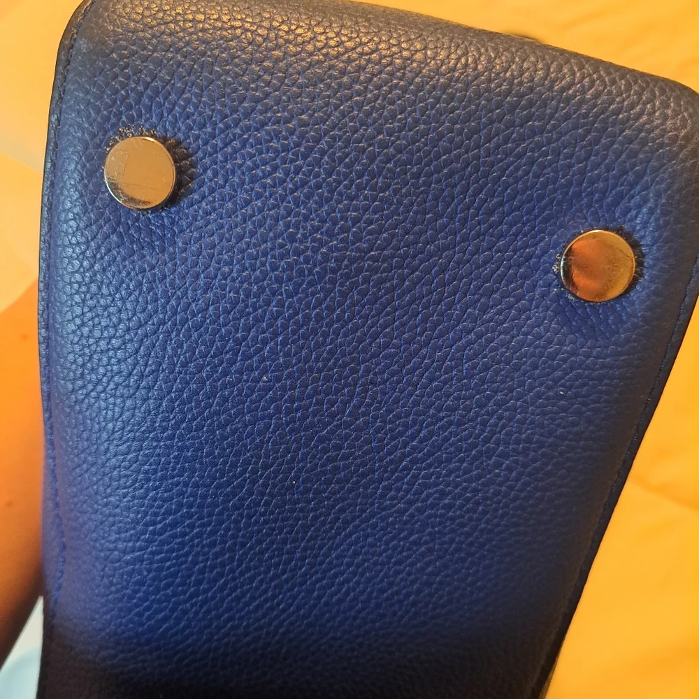 Michael Kors edge accent keys