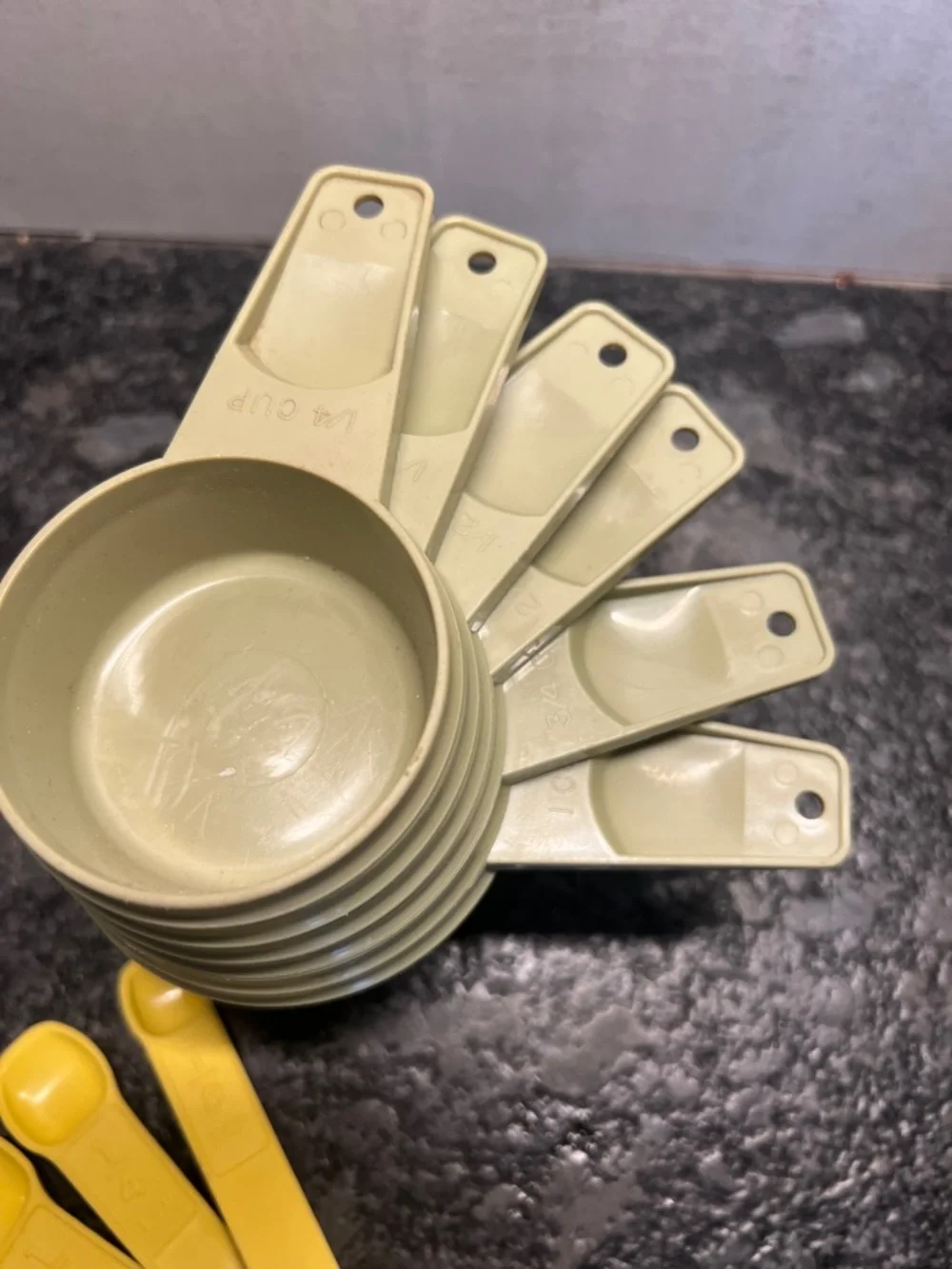 Tupperware both cups green