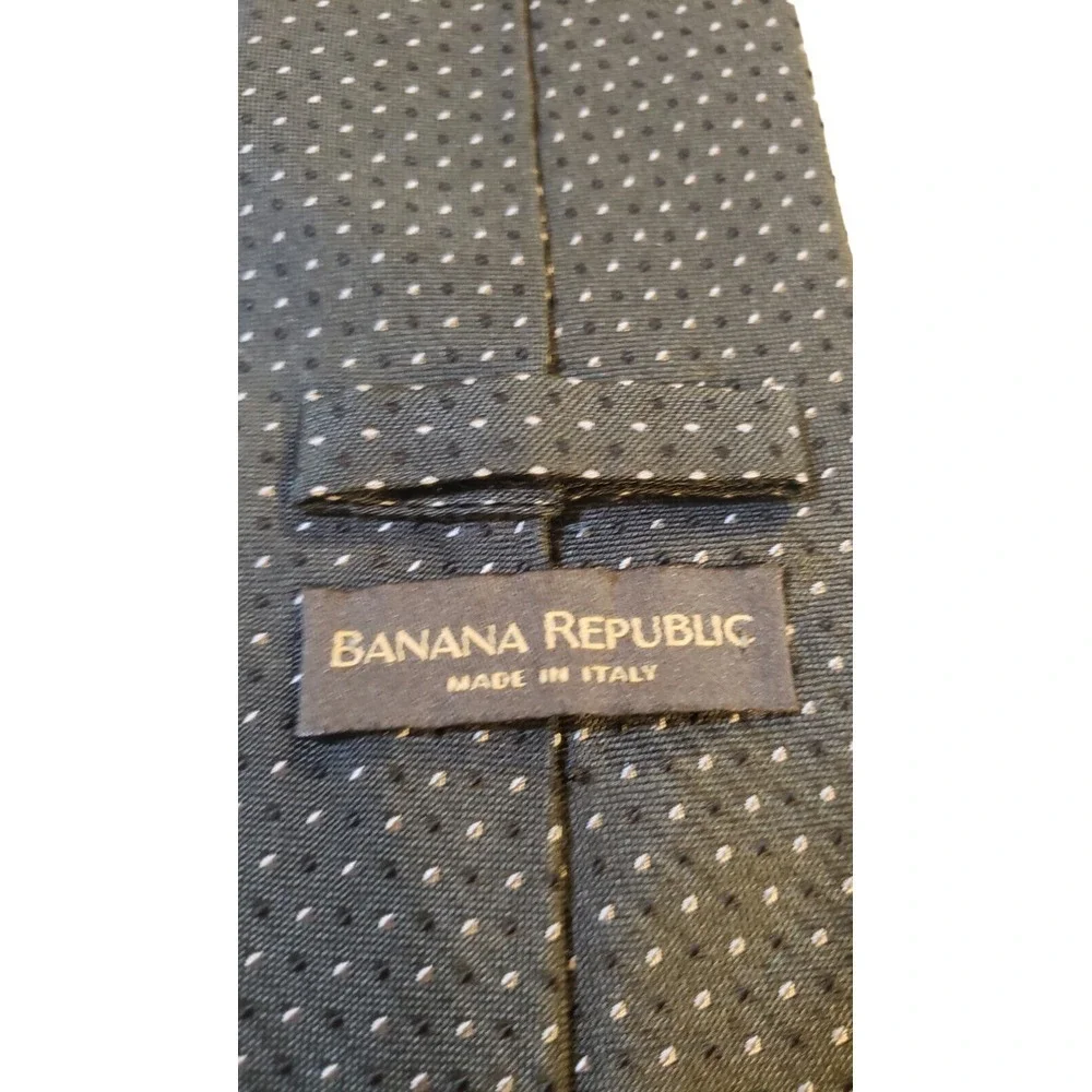 Banana Republic add touch