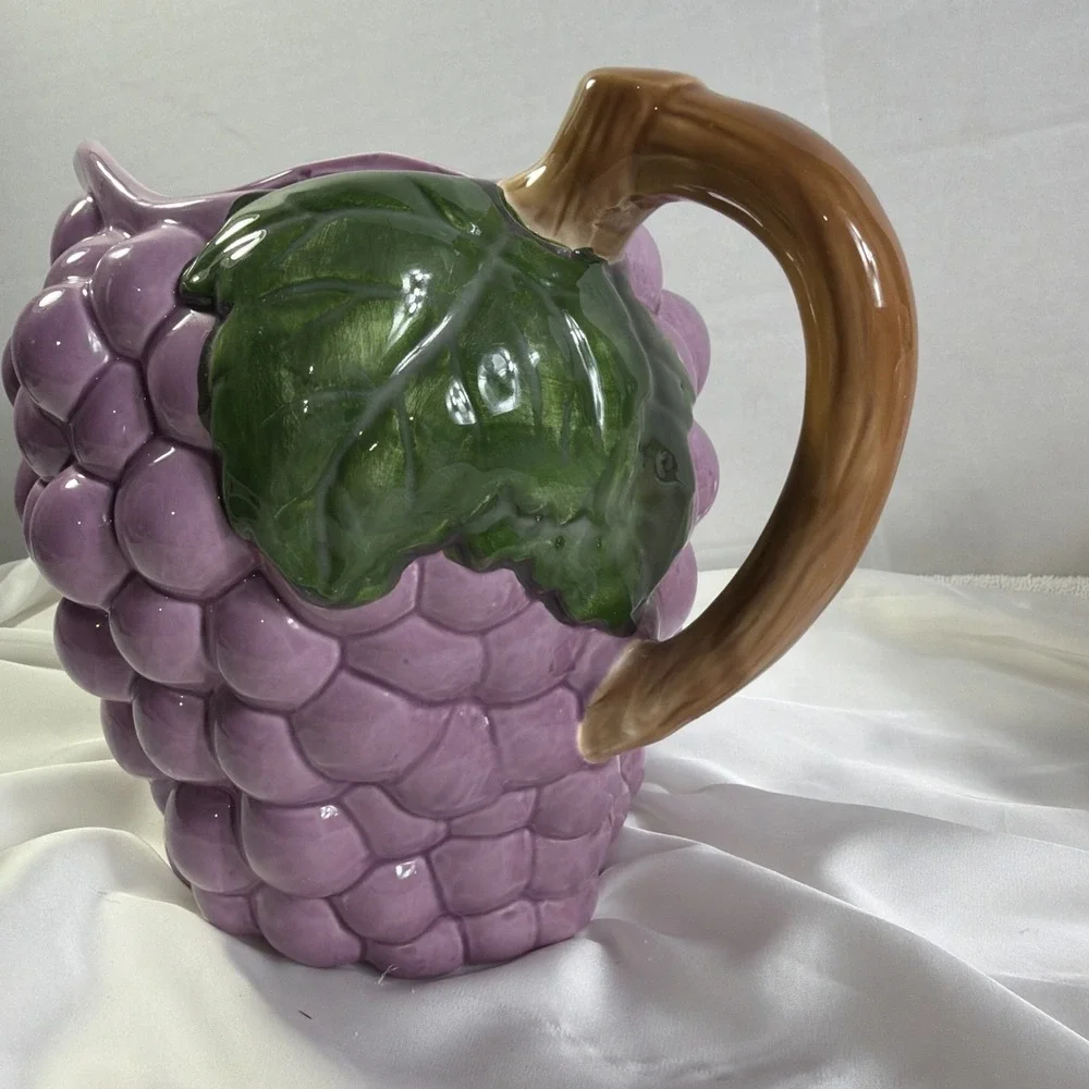 The Unbranded Brand purple grape
