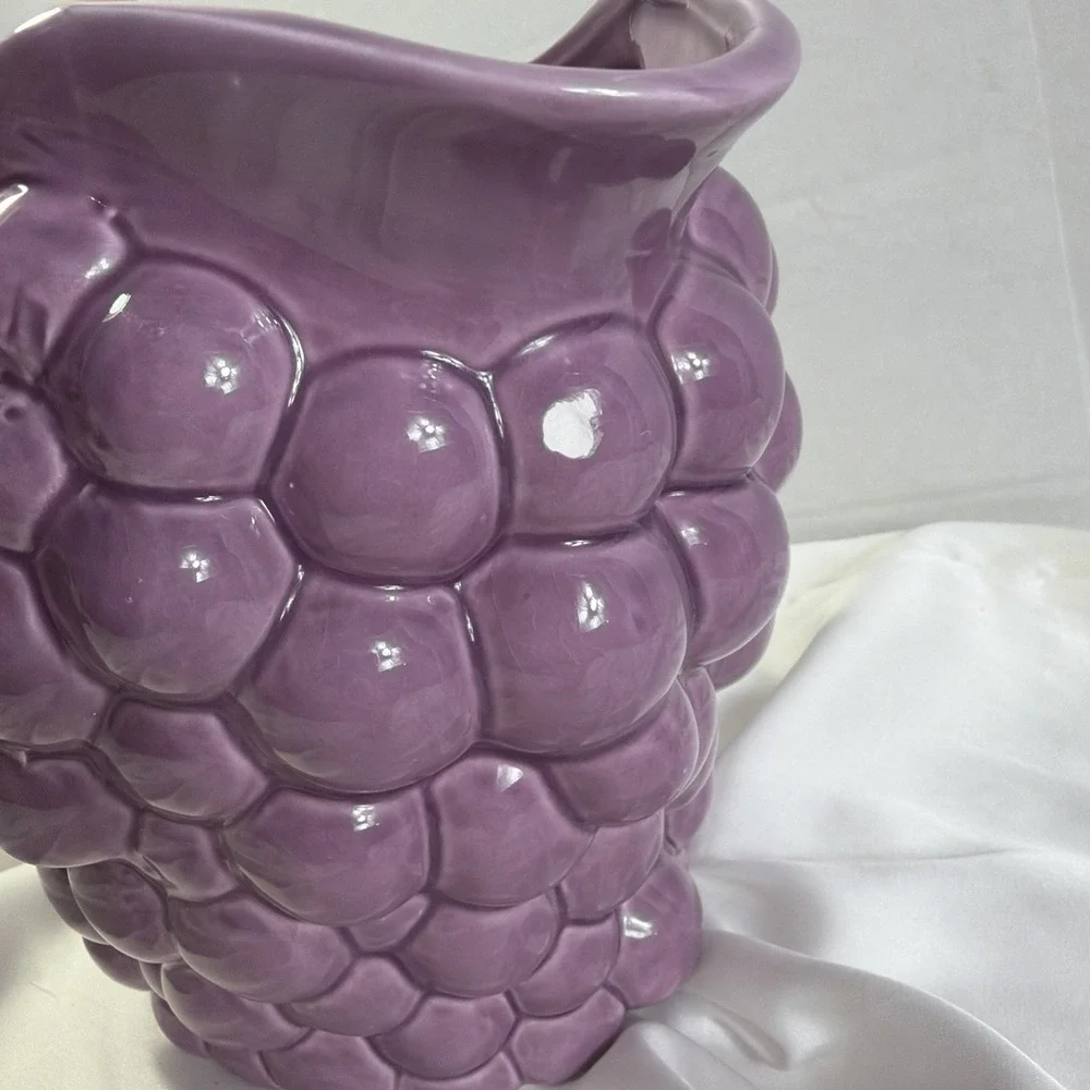 The Unbranded Brand purple grape