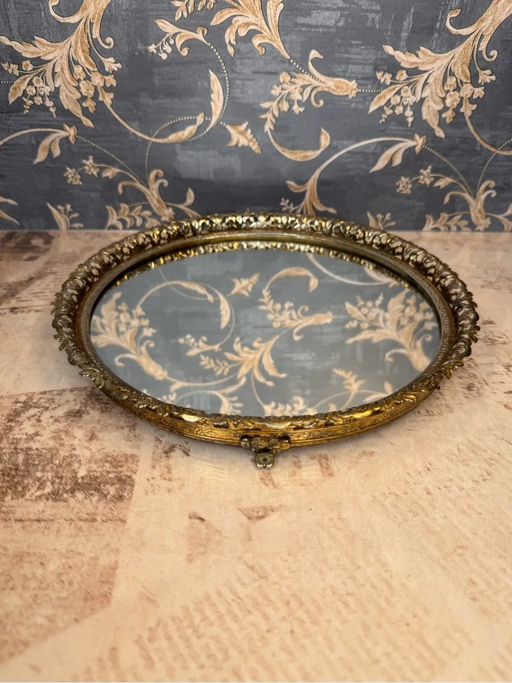 Vintage round mirrored