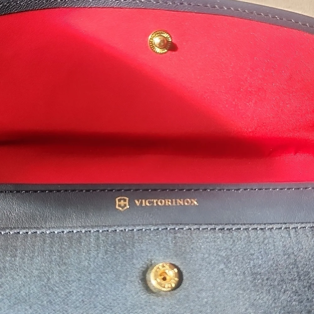 Victorinox victoria dark nylon