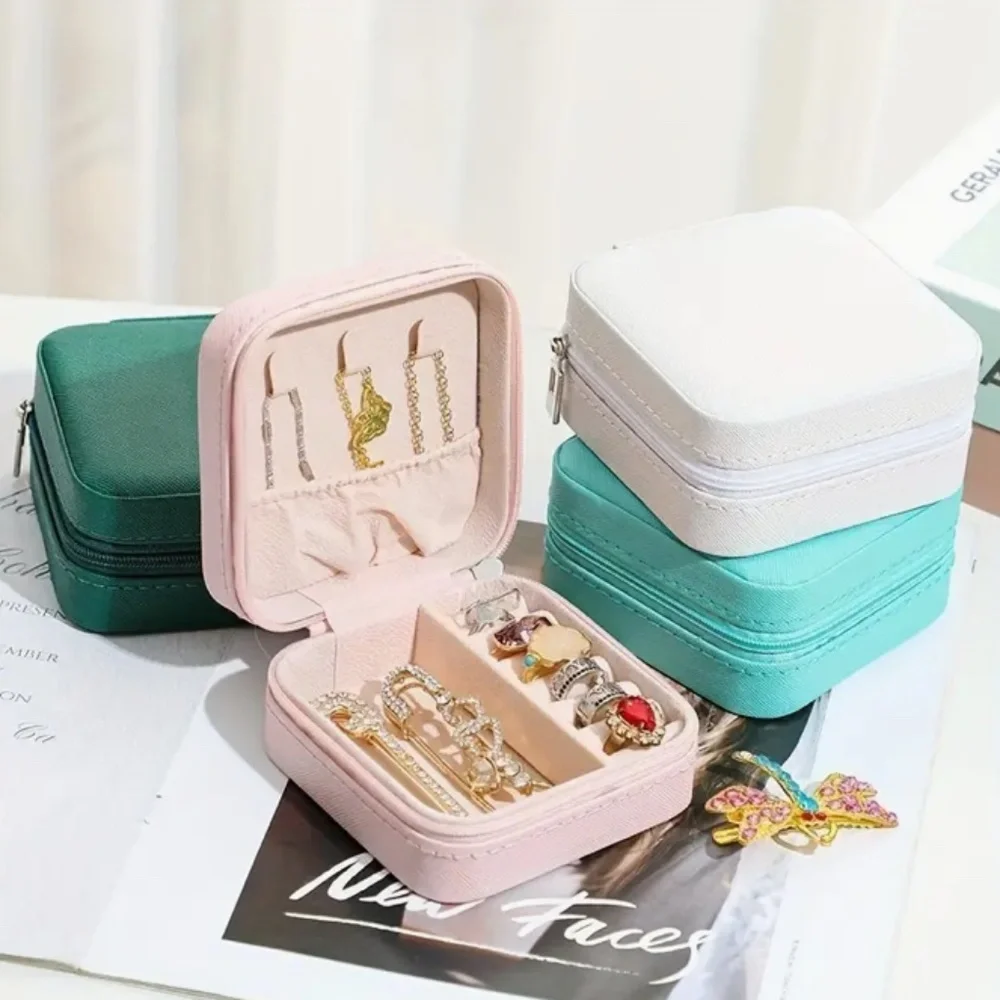 Unbranded travel jewelry