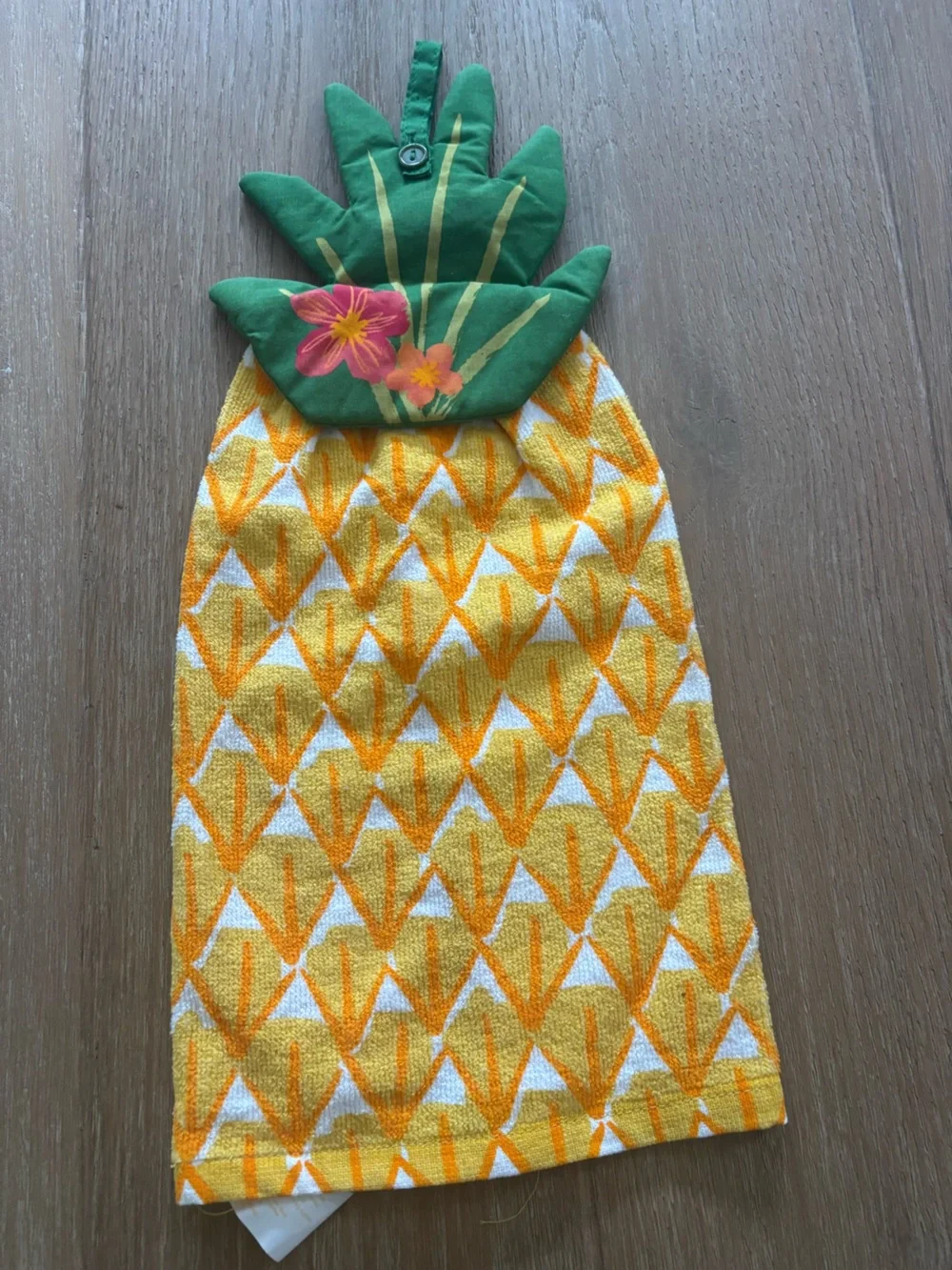 Pineapple Kitchen Towel with Green Leaf Top set