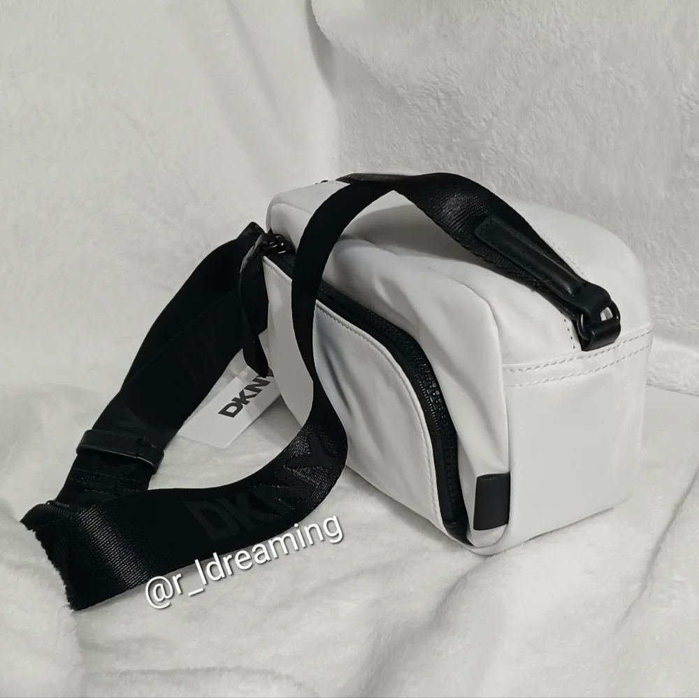 Dkny nwt camera